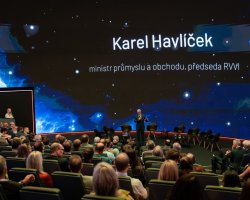 oslava v Planetariu